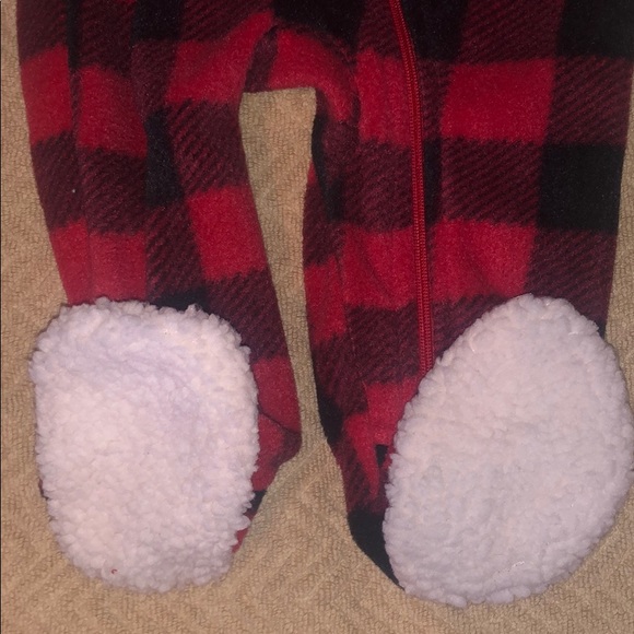 0-3m 100% polyester footie LIKE NEW - Picture 4 of 4